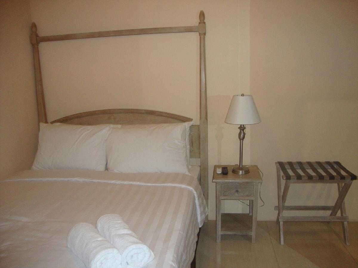 Front One Boutique Baluran Malang Hotel Exterior photo