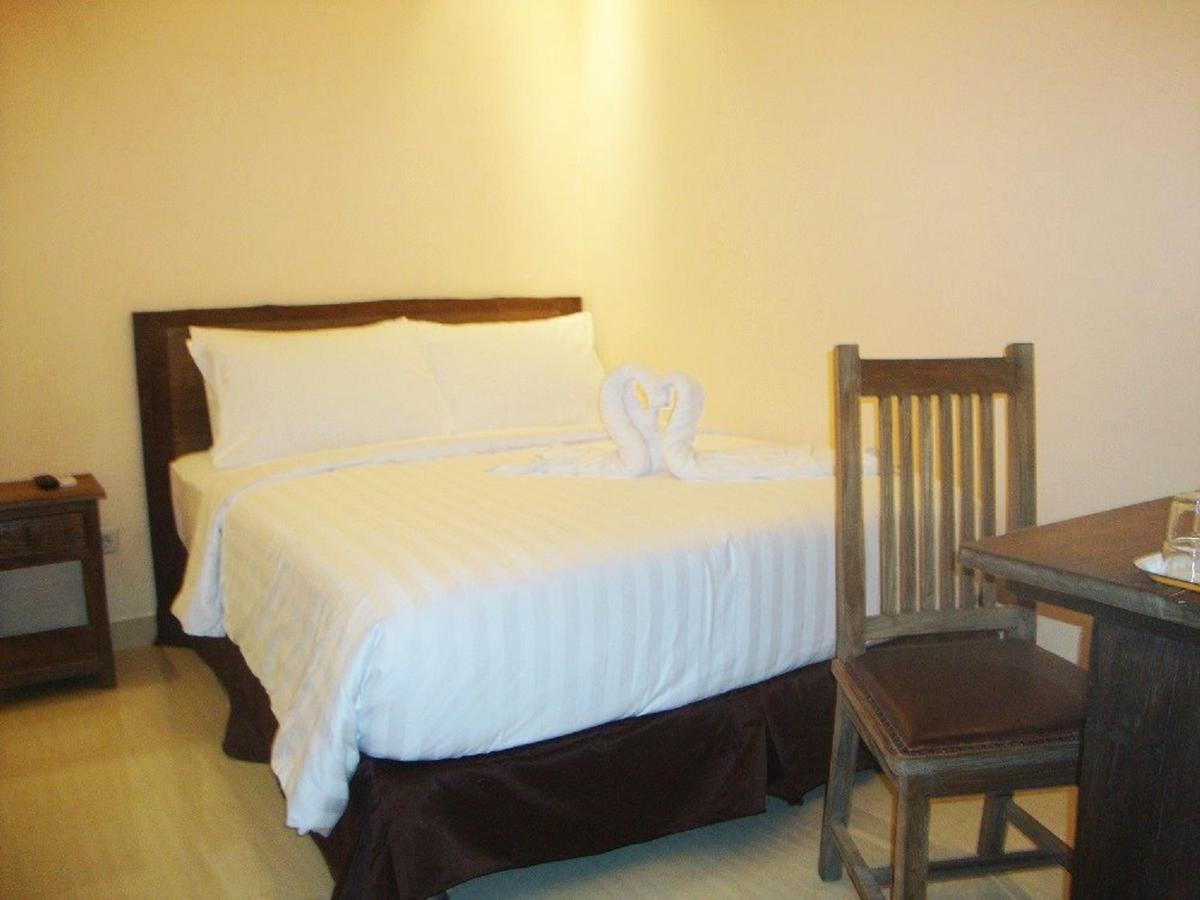 Front One Boutique Baluran Malang Hotel Exterior photo
