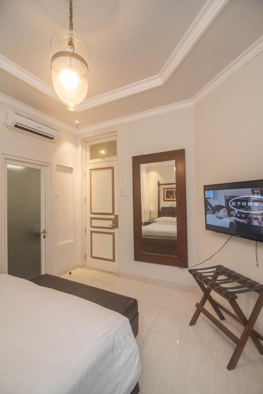 Front One Boutique Baluran Malang Hotel Exterior photo
