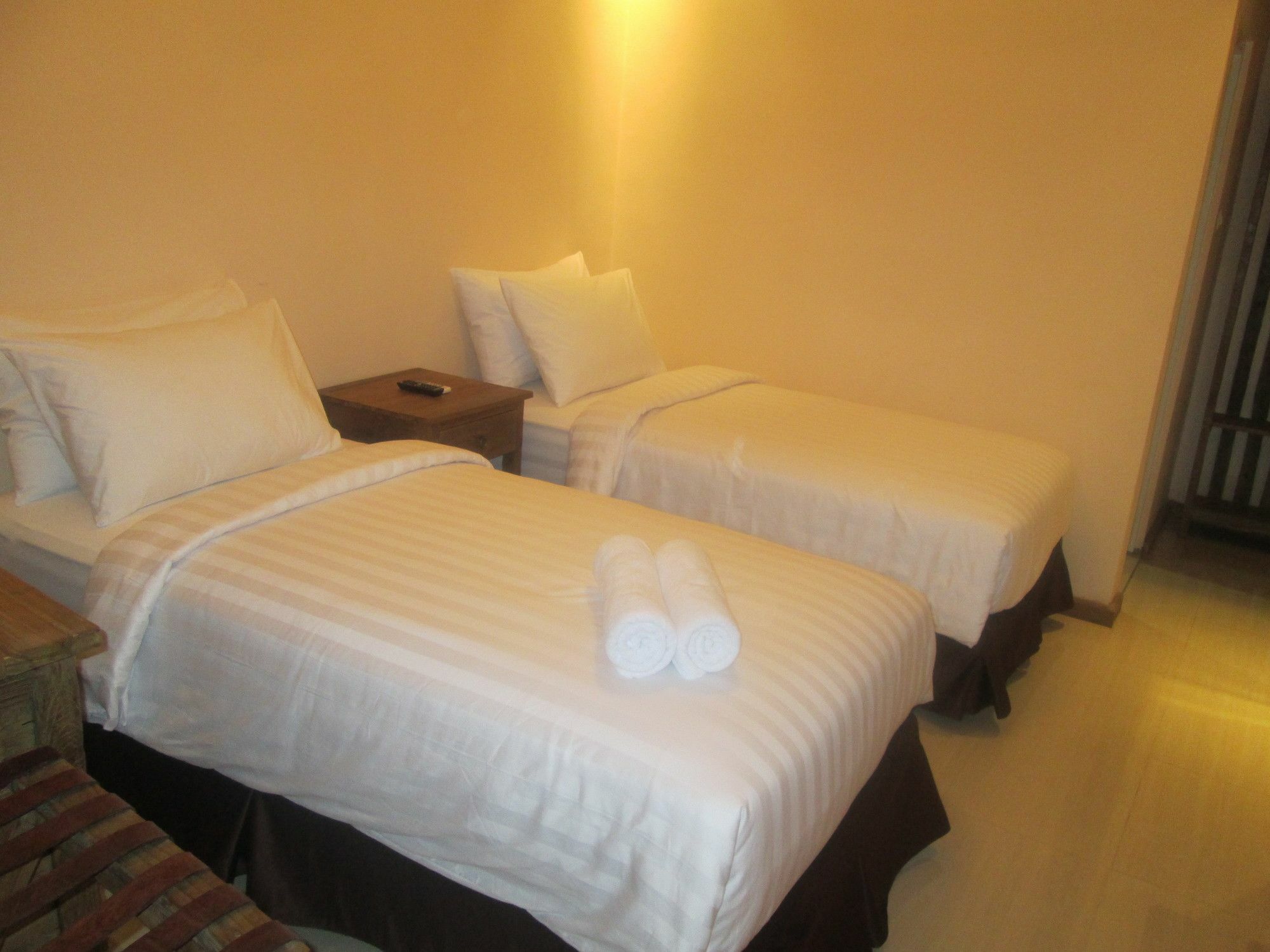 Front One Boutique Baluran Malang Hotel Exterior photo